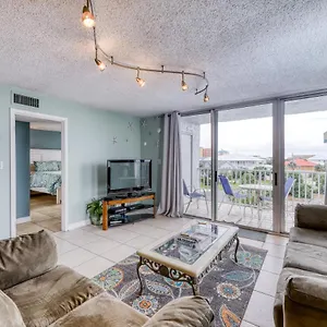 Dolphin Point Apartment